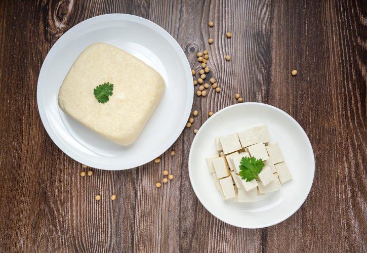 Da li je tofu sir postan? Kompletan vodič kroz sastav i upotrebu